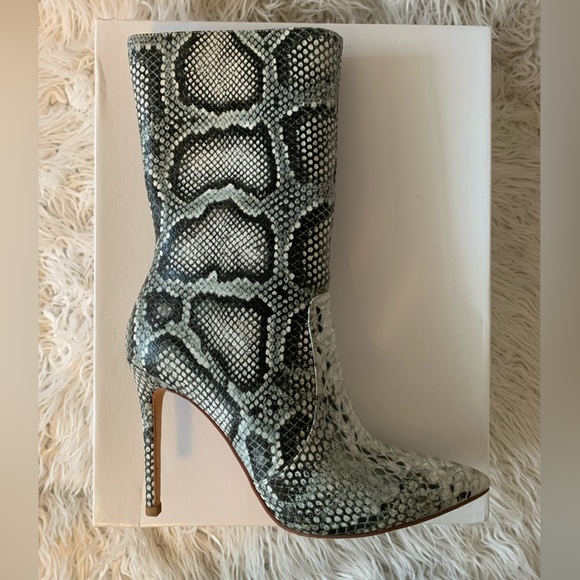 Snake print leather boots, size 38, US7/7.5, Brand Catwalk Connection - Picture 3 of 8